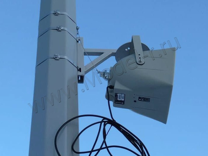 Крепление колонок на столб